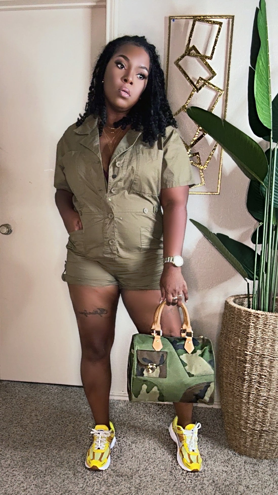 BAD GIRL (ARMY GREEN)