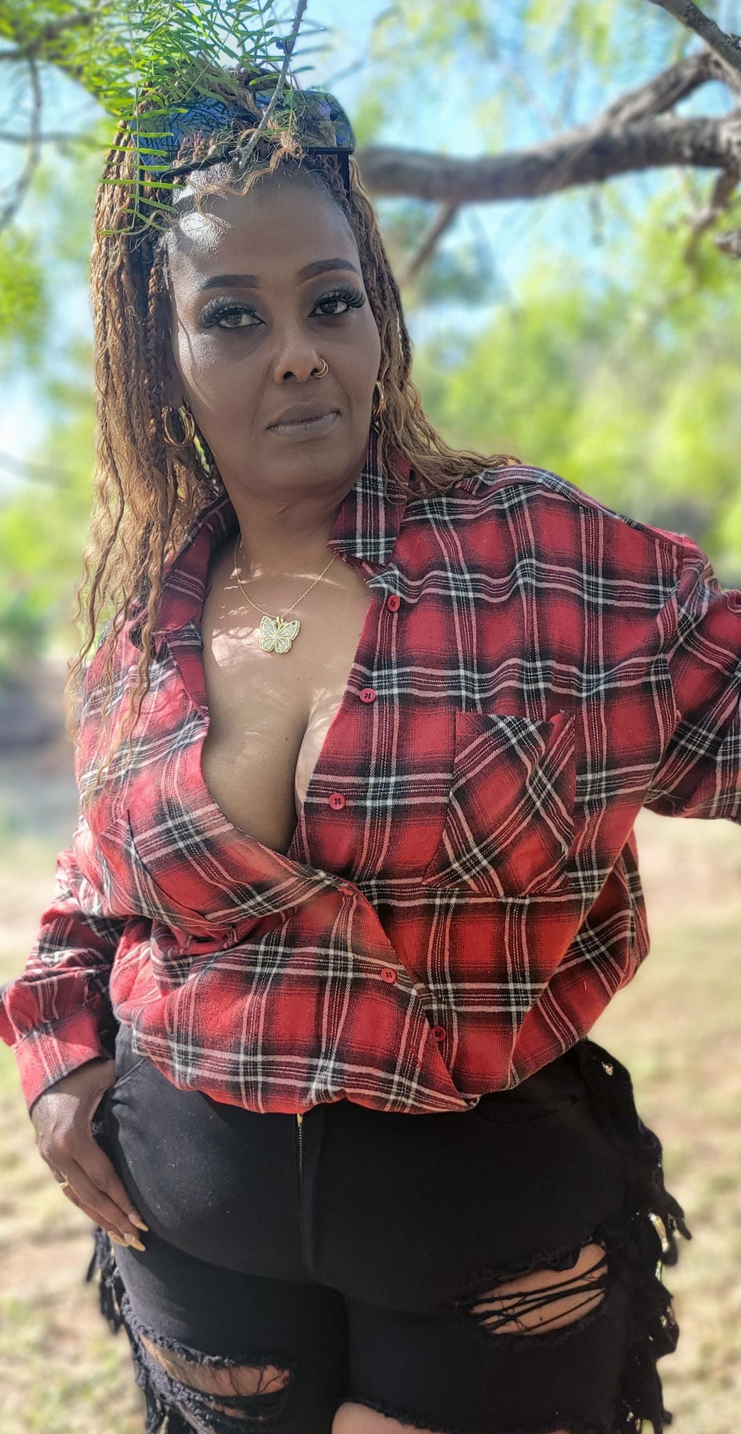 Out of Line Top (PLUS)